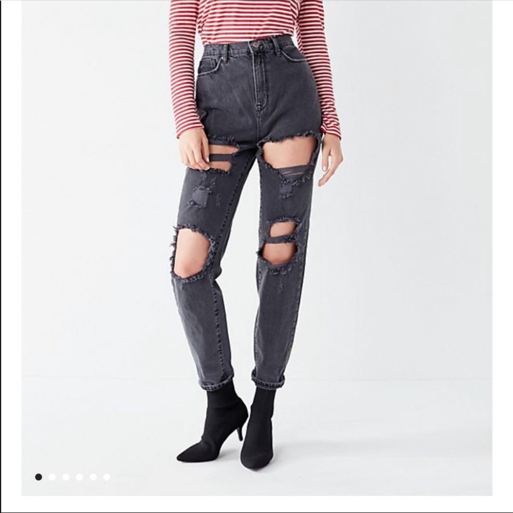 BDG destroyed mom jeans black
